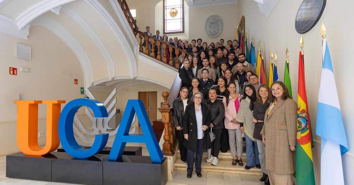 Medio centenar de estudiantes de la Fundación Carolina participan en un acto en la Universidad de Cádiz