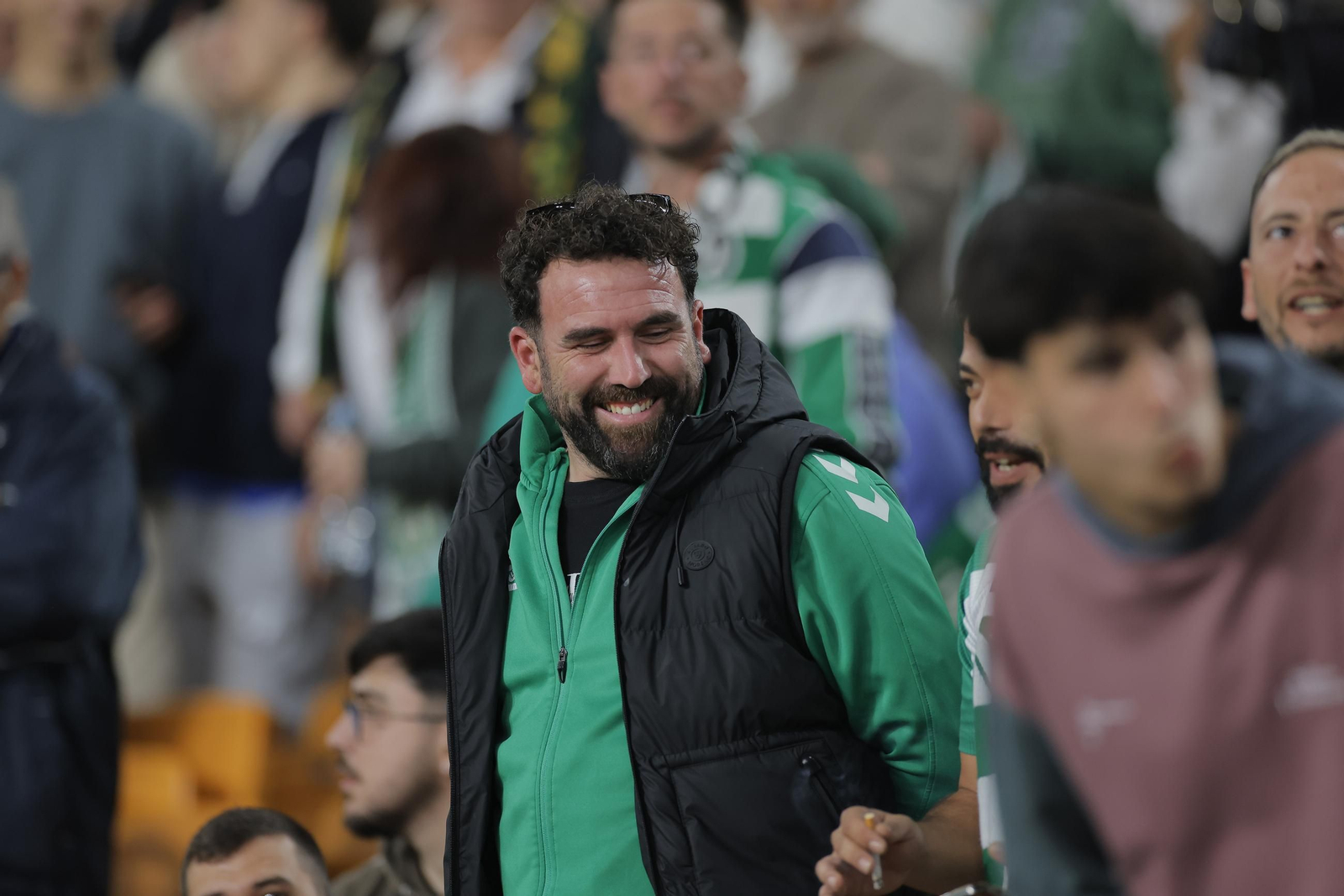Búscate en las fotos del Betis - Olympique Lyonnais