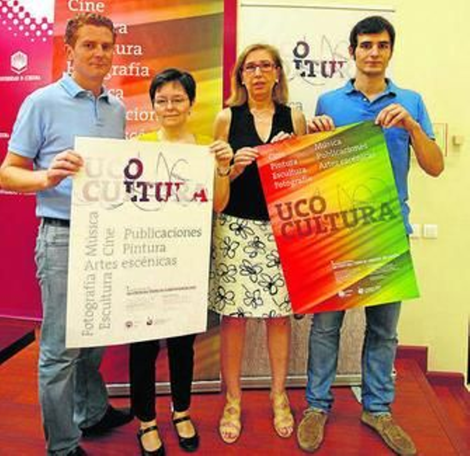 Miembros de la Dirección de Cultura, con la nueva imagen.