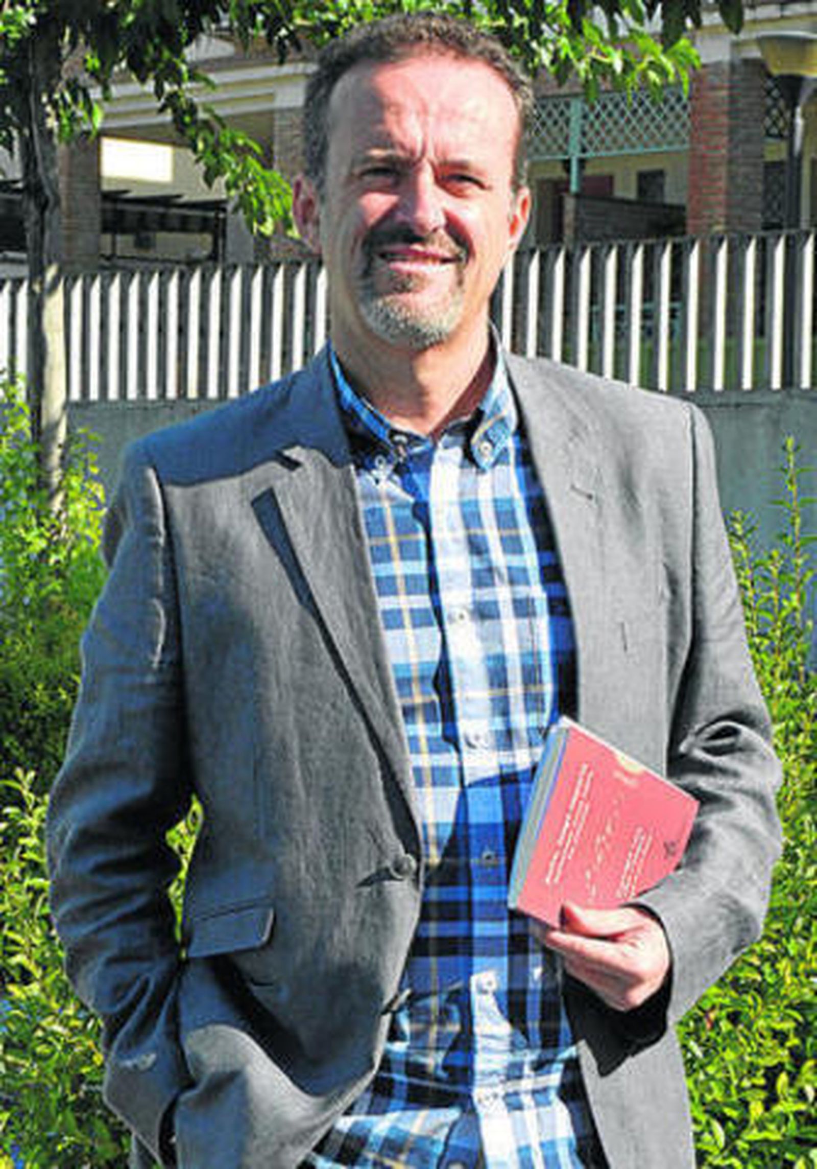 Francisco Lara, co-autor de la obra y profesor de Ética de la UGR.