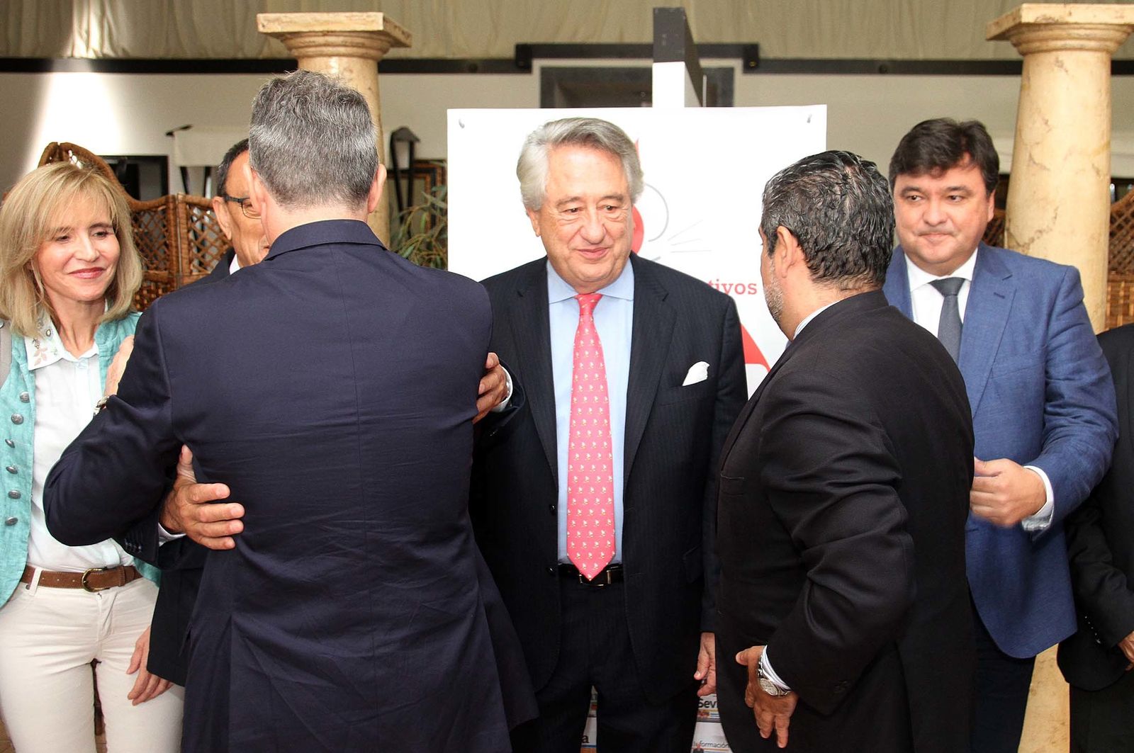 Imágenes del Desayuno Informativo del Grupo Joly con Javier Targhetta