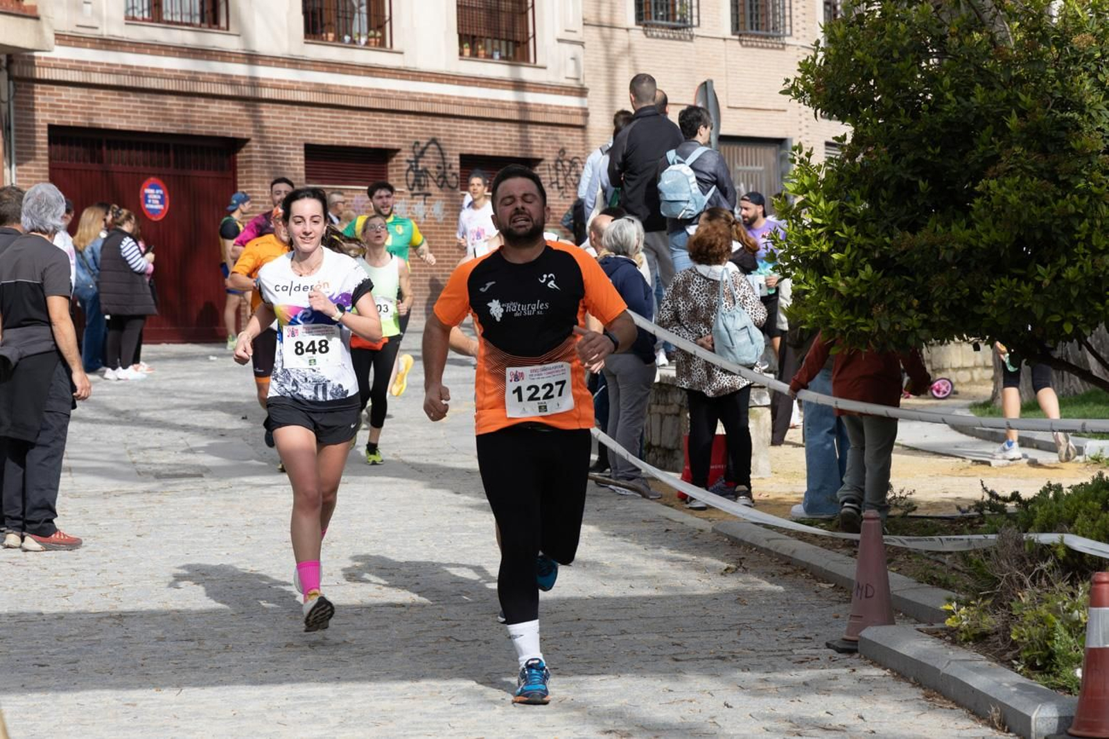Más de 2.100 participantes corren  para promover la salud en Jaén, en imágenes (2)