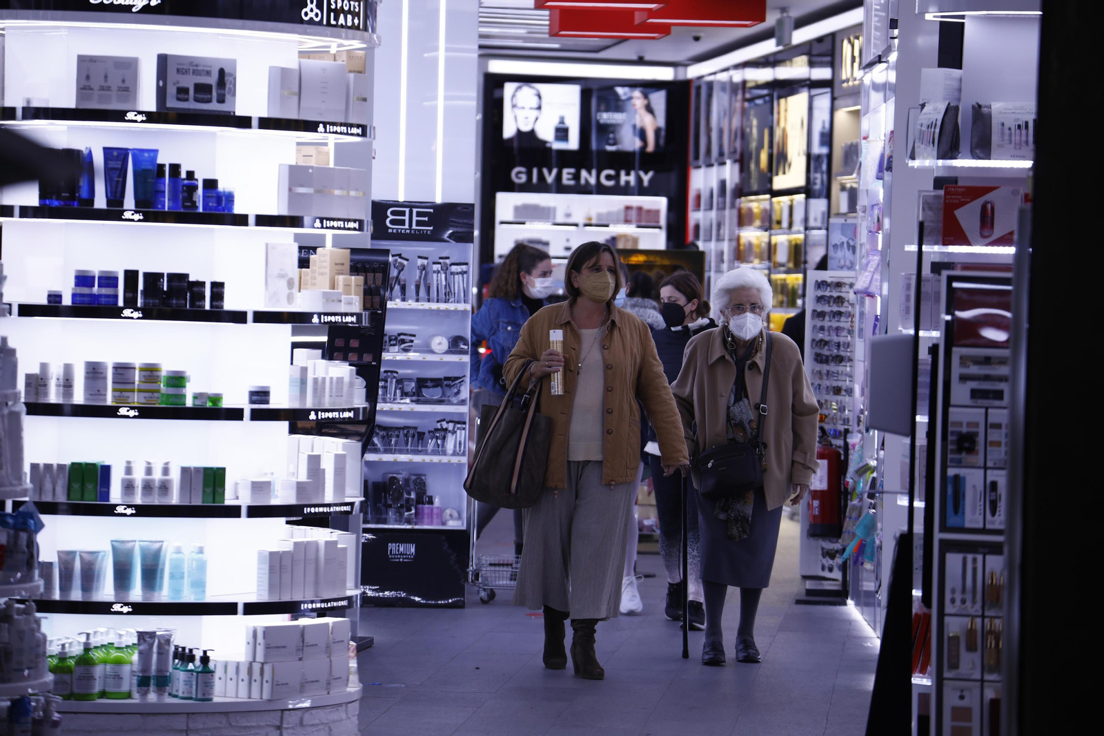 Fotografías: Tarde de bares y compras dos meses después en Córdoba