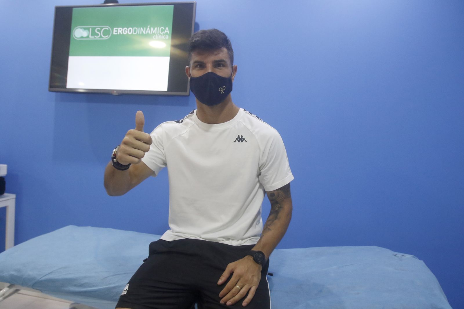 Los reconocimientos médicos del Córdoba CF, en imágenes