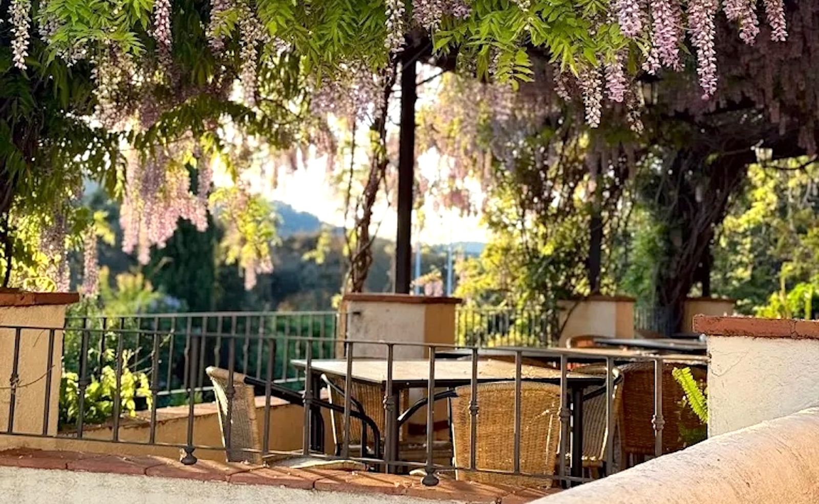 Este restaurante está ubicado dentro de un bonito hotel boutique de tres estrellas