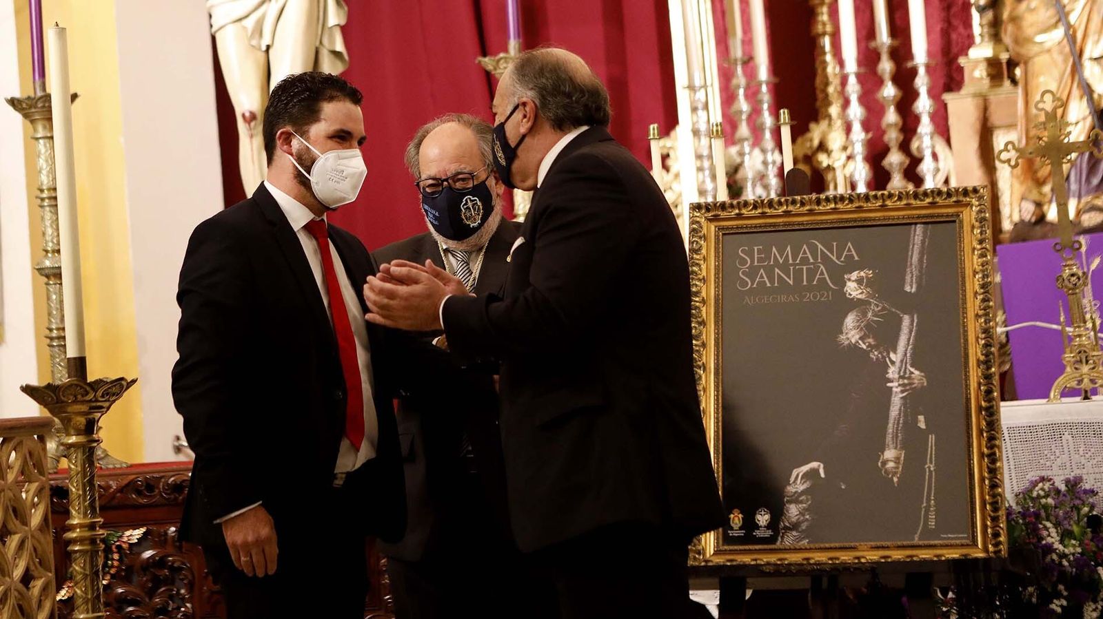 Las fotos de la presentación  del cartel oficial de la Semana Santa de Algeciras y la entrega de la Palma Cofrade