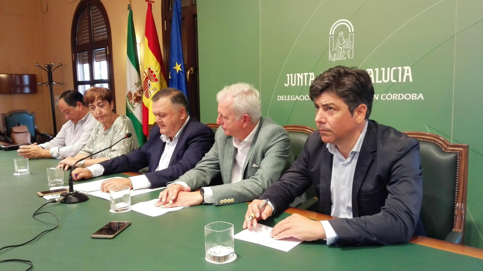 Desde la izquierda, Enrique Garrido, Francisca Carmona, Francisco Zurera, Javier Martín y Rafael Llamas.