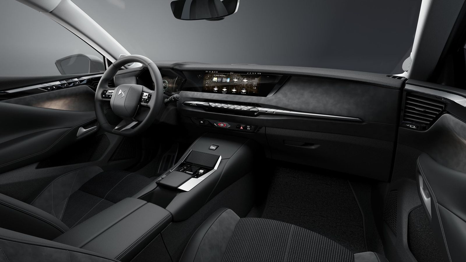 Son la tapicerías y los diferentes materiales que se emplean el interior los que en mayor medida definen los distintos acabados del Nº4.