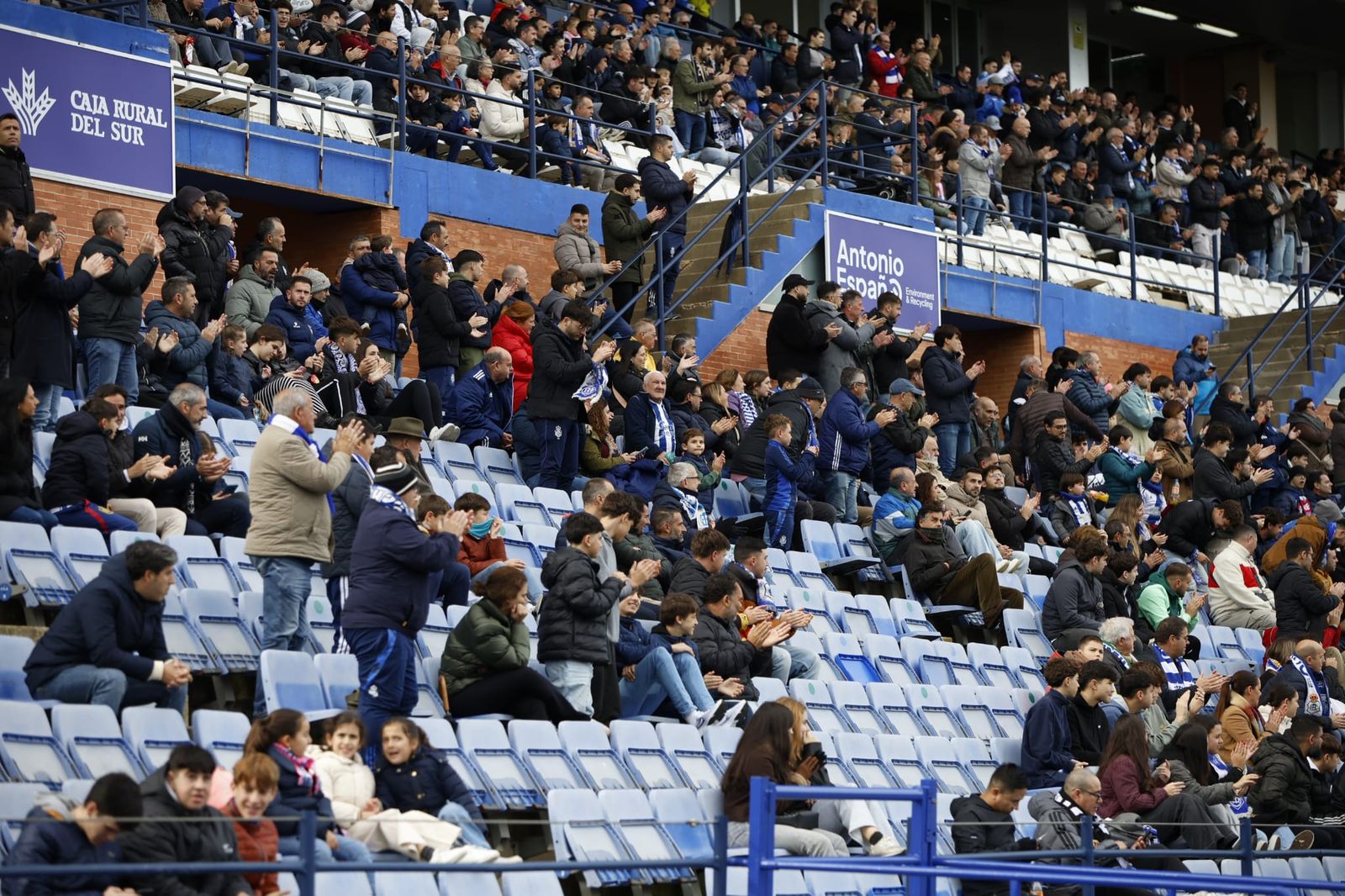 Búscate en las gradas del Nuevo Colombino en el Recreativo de Huelva - Extremadura