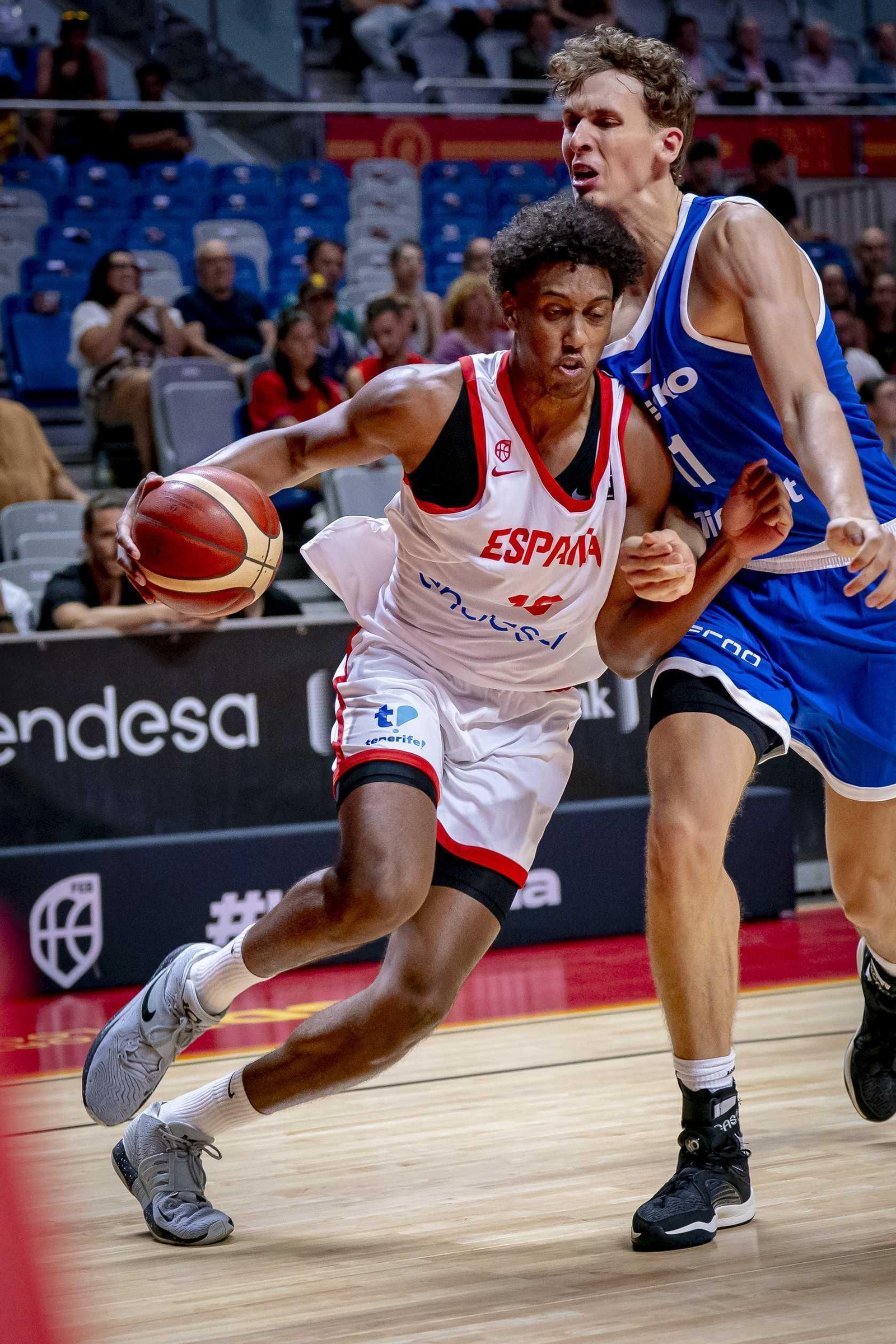 España B-República Checa, en fotos