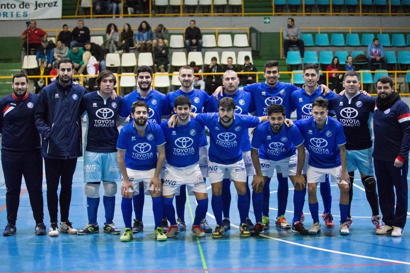 La plantilla azulina despidió a Antoñito, que se marcha por motivos laborales