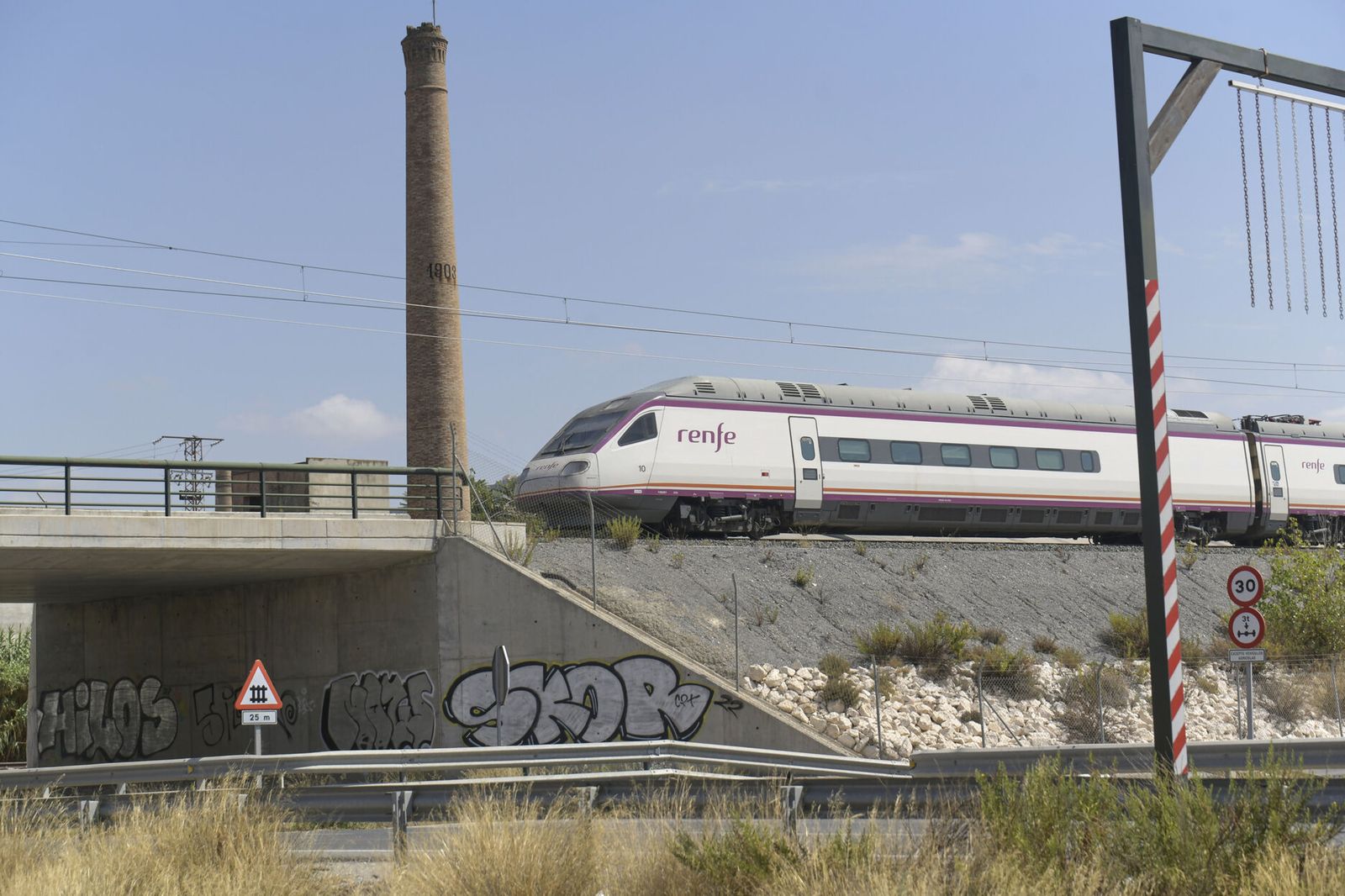 Un tren de Renfe en Granada | Imagen de archivo