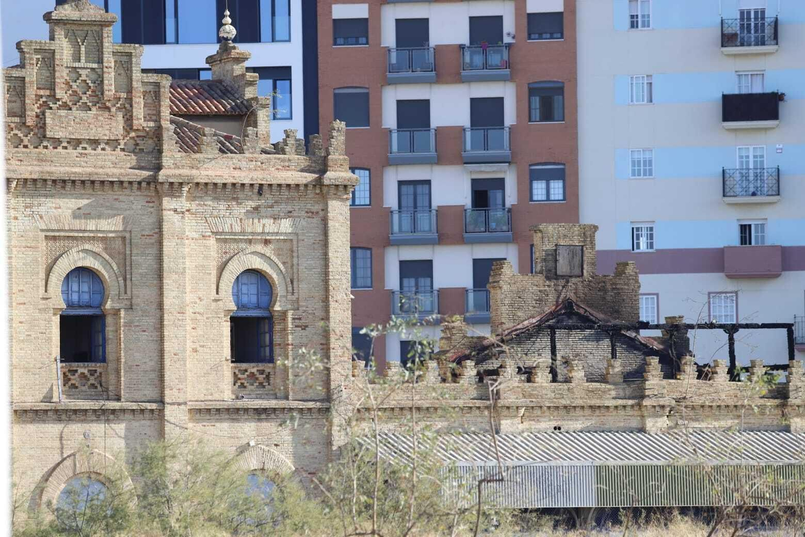 Estado en el que ha quedado la estación de tren después del incendio de esta madrugada.