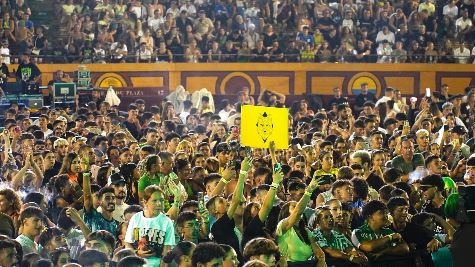 El concierto de JC Reyes en el Cabaret Festival de Algeciras, en imágenes