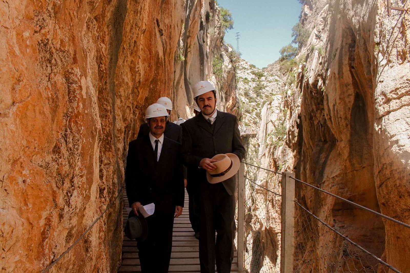 El 'monarca Alfonso XIII', ayer, durante el recorrido.