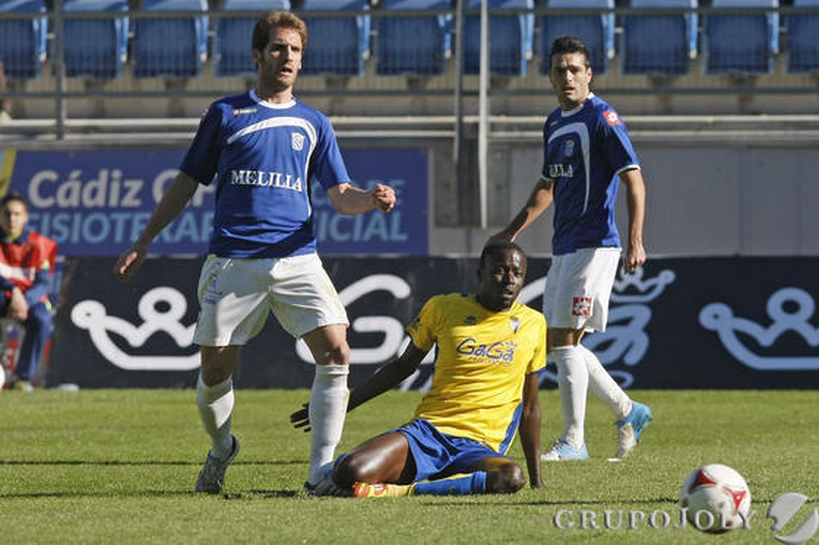 Fall va al suelo. 

Foto: Julio Gonzalez