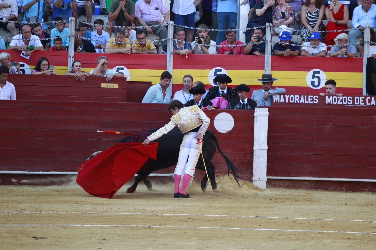 Imágenes del triunfo del torero almeriense Jorge Martínez el día de su alternativa