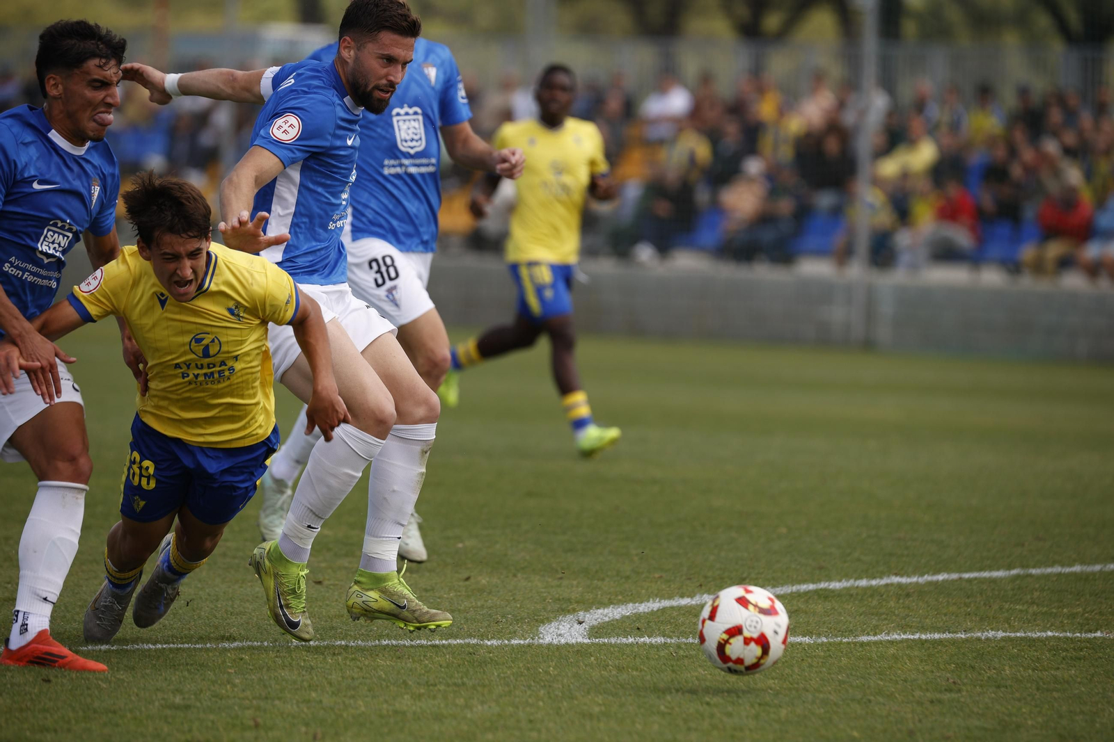 Las imágenes del partido entre el Cádiz Mirandilla y el San Fernando