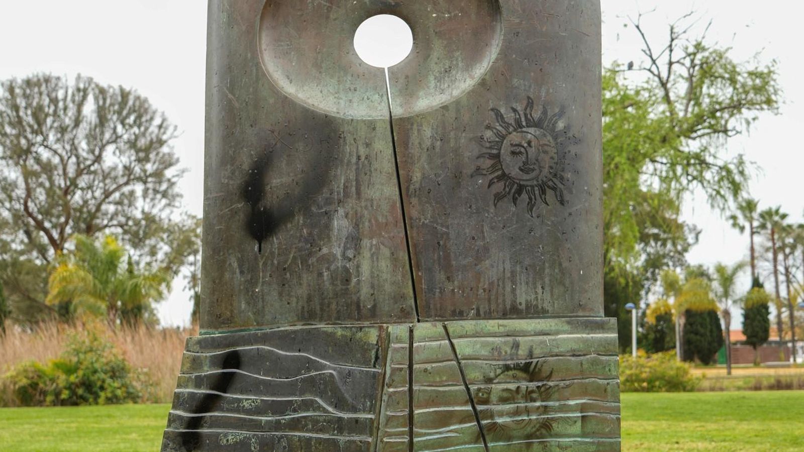 Estado que presenta una de las esculturas