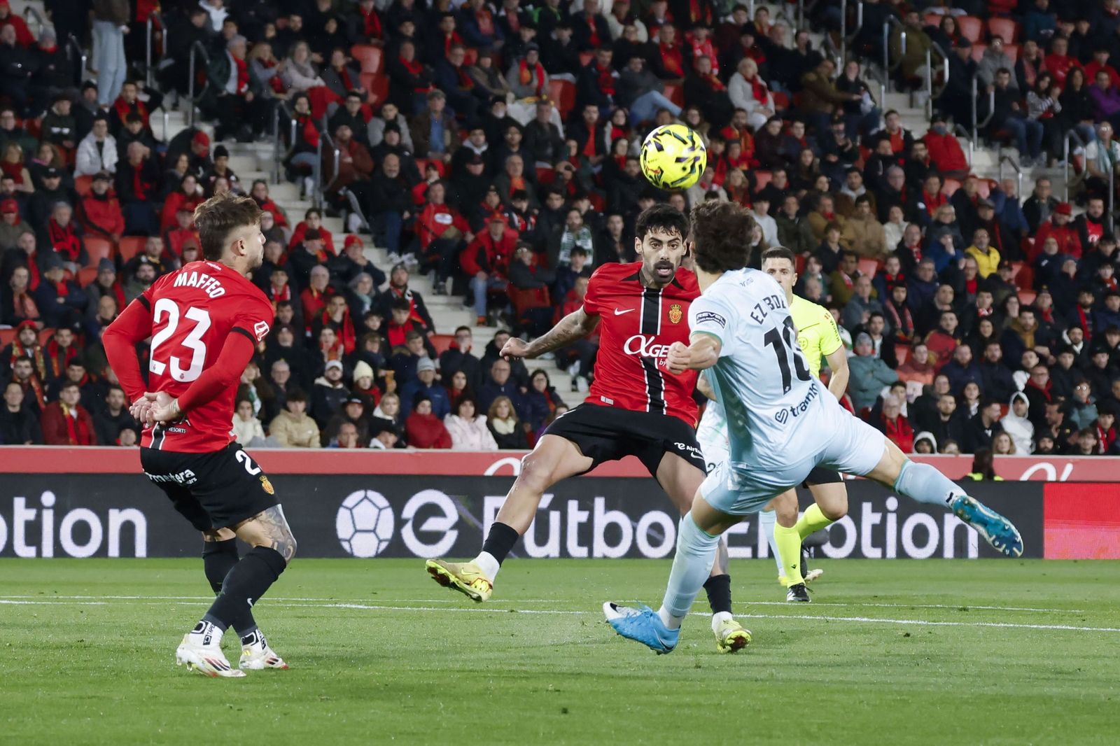 Abde conecta ante Maffeo la volea del 0-1.