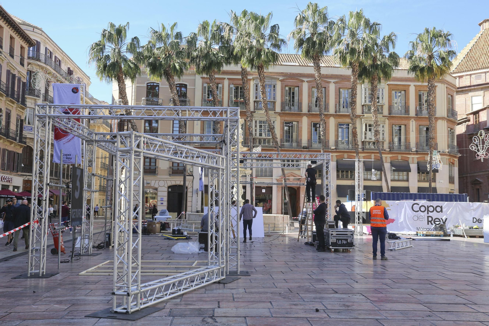 La Copa del Rey ya late en el centro de Málaga
