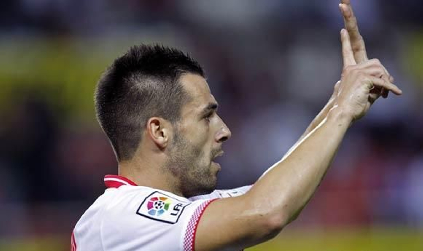 Negredo se lesiona y cede el testigo a Babá