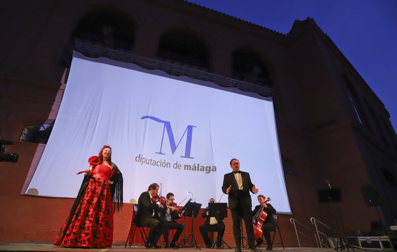 Las fotos de la plaza de toros de La Malagueta con su nueva iluminación