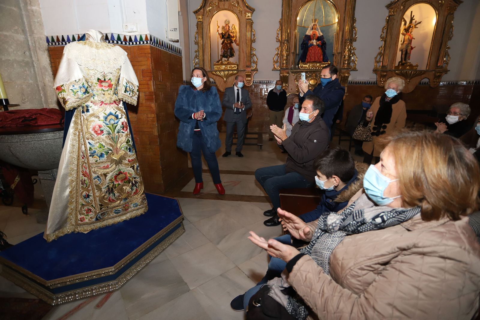 Bendecida la nueva corona de Nuestra Señora de los Ángeles