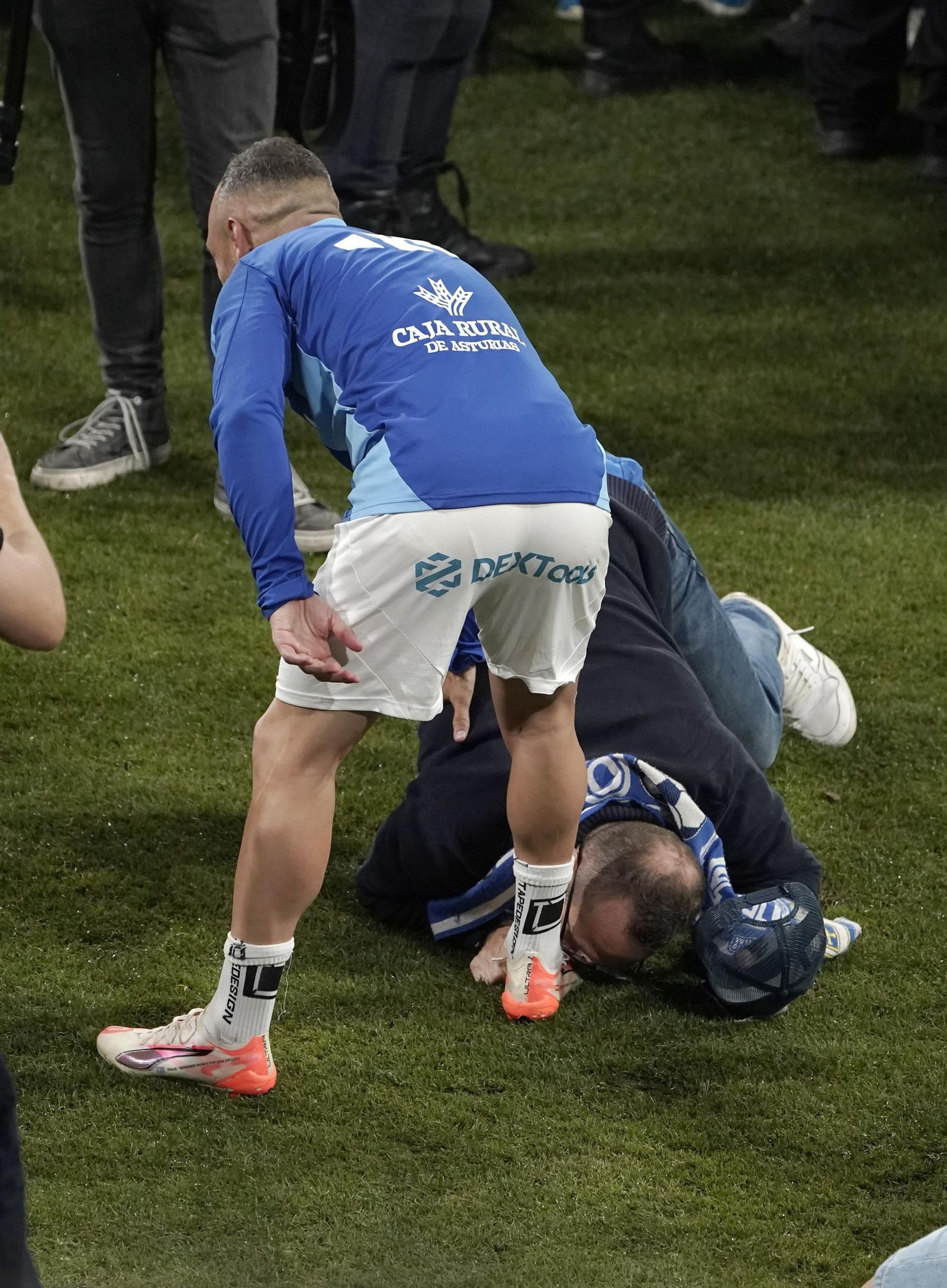 Las fotos del ascenso del Oviedo ante el Mirandés