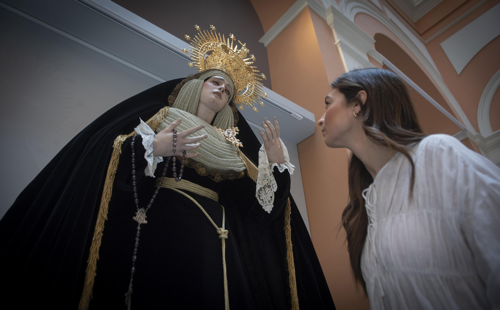 El ministro Iceta y el alcalde inauguran las exposiciones en el ayuntamiento para Semana Santa