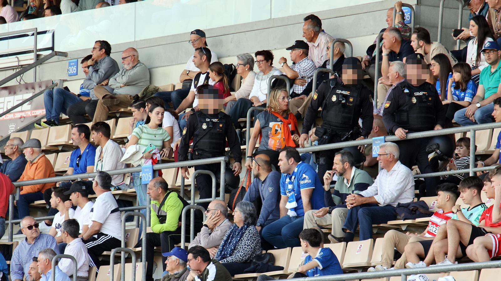 Bronca y tensión al final del Xerez DFC-Recreativo Granada