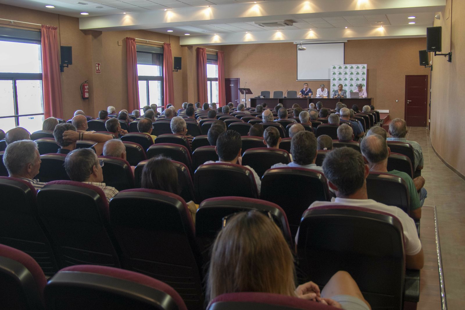 Reunión de los regantes de El Fresno.