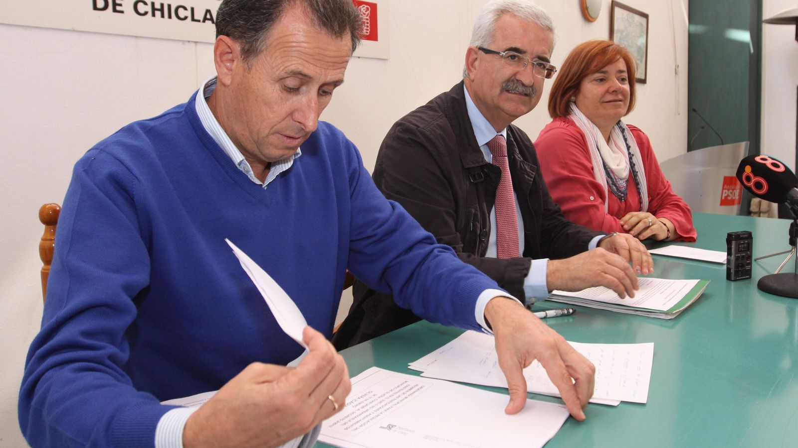 Verdier, en una rueda de prensa acompañada por José María Román y Manuel Jiménez Barrios.