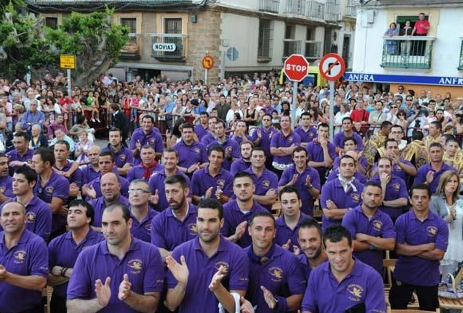 Miles de isleños arroparon el acto de nombramiento, que se desarrolló en la plaza del Rey

Foto: Elias Pimentel