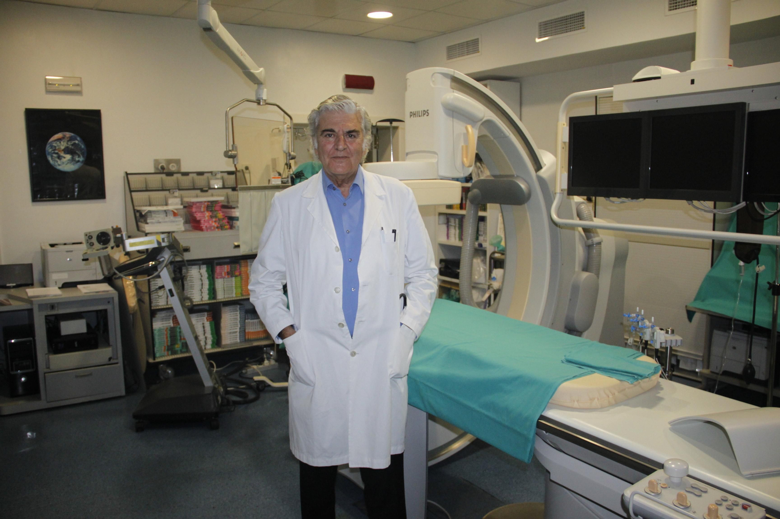 El jefe del Servicio de Cardiología del Hospital de Cruz Roja, José Suárez de Lezo.