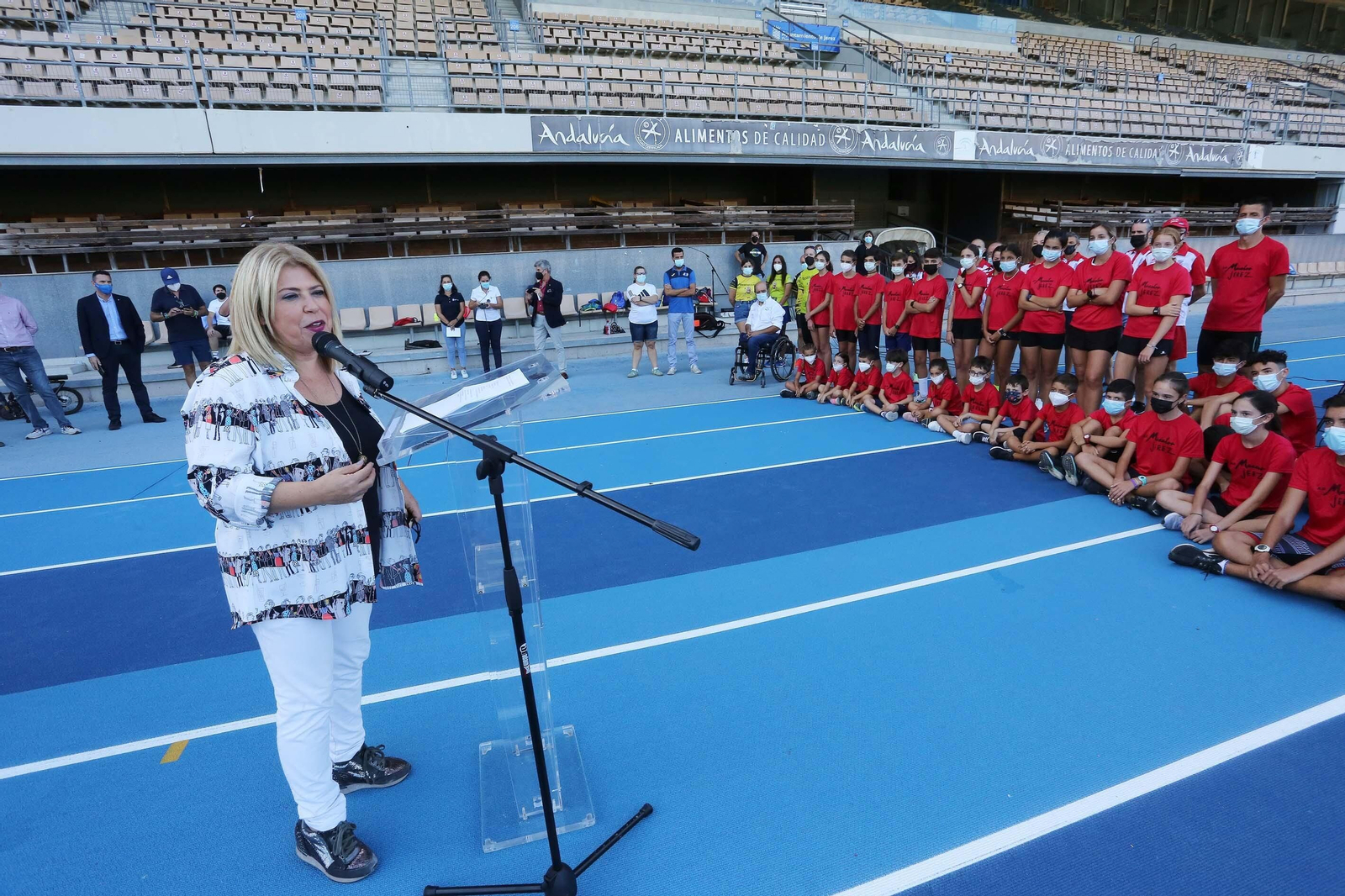 Presentación de las nuevas pistas del Estadio Chapín de Jerez