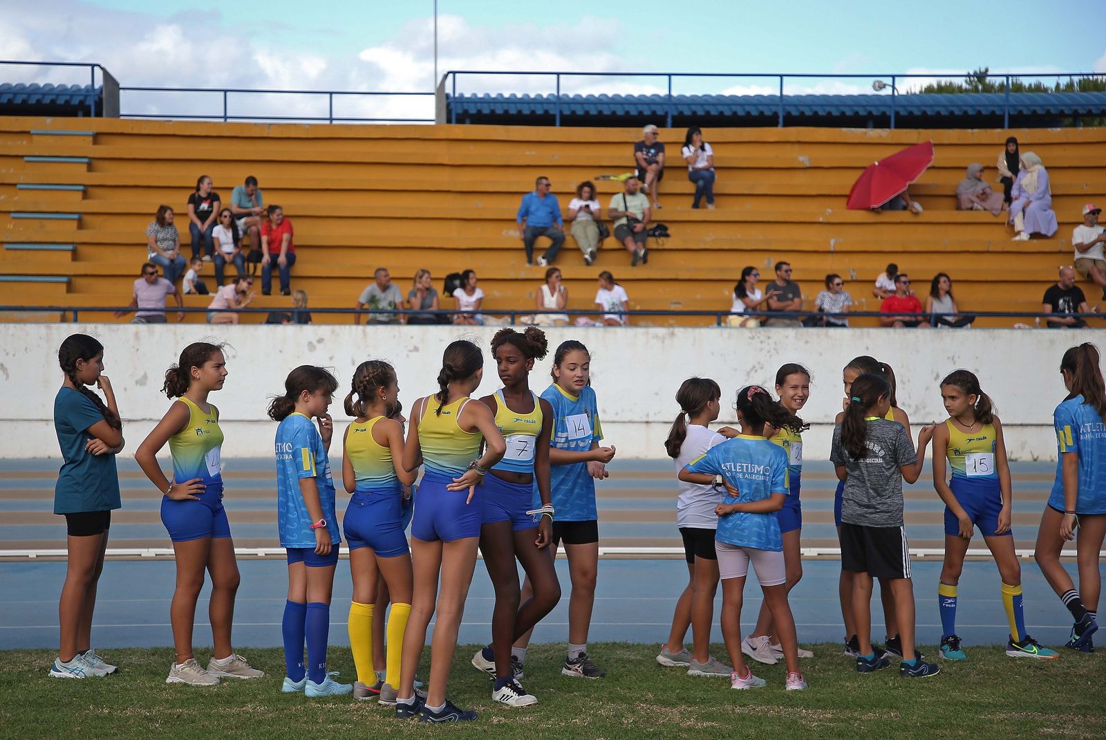 Los juegos municipales de atletismo sub-12 de Algeciras, en imágenes