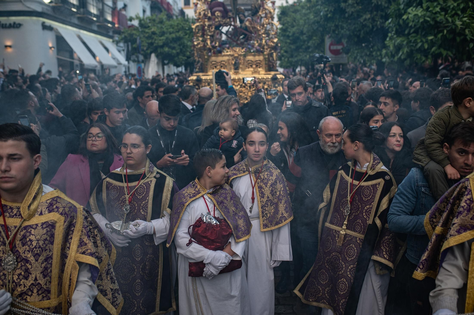 Las imágenes del regreso de la Hermandad del Buen Fin