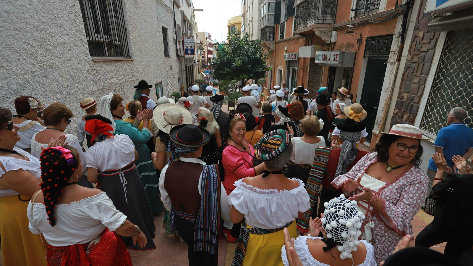 Las mejores fotos del paseo por el mercado de Entremares 2019