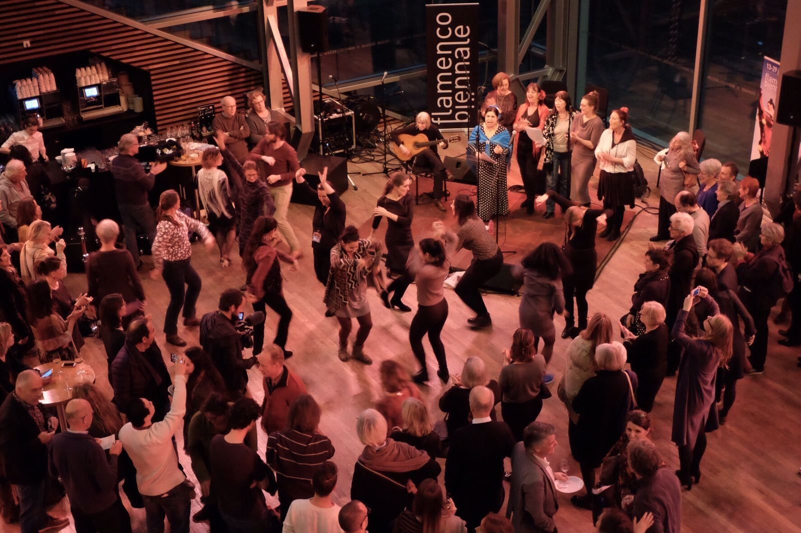 Imagen de una de las actuaciones que acompañaron la presencia onubense en Amsterdam.