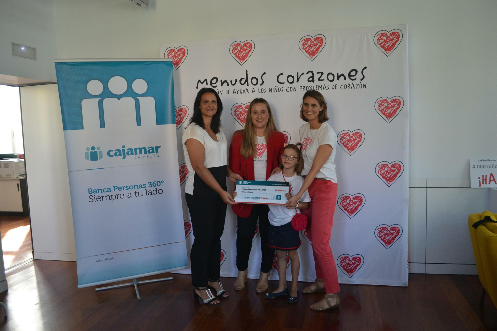 Donación de 15.000 euros a la Fundación Menudos Corazones por parte de Cajamar.