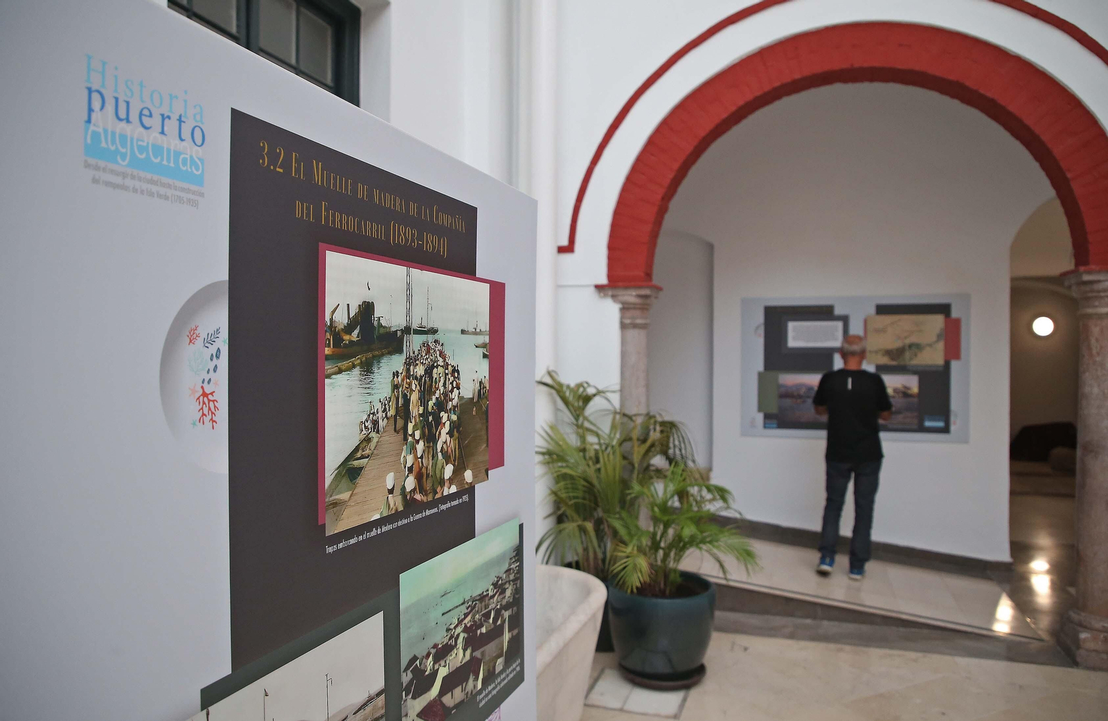 Un paseo por la historia del Puerto de Algeciras, en imágenes