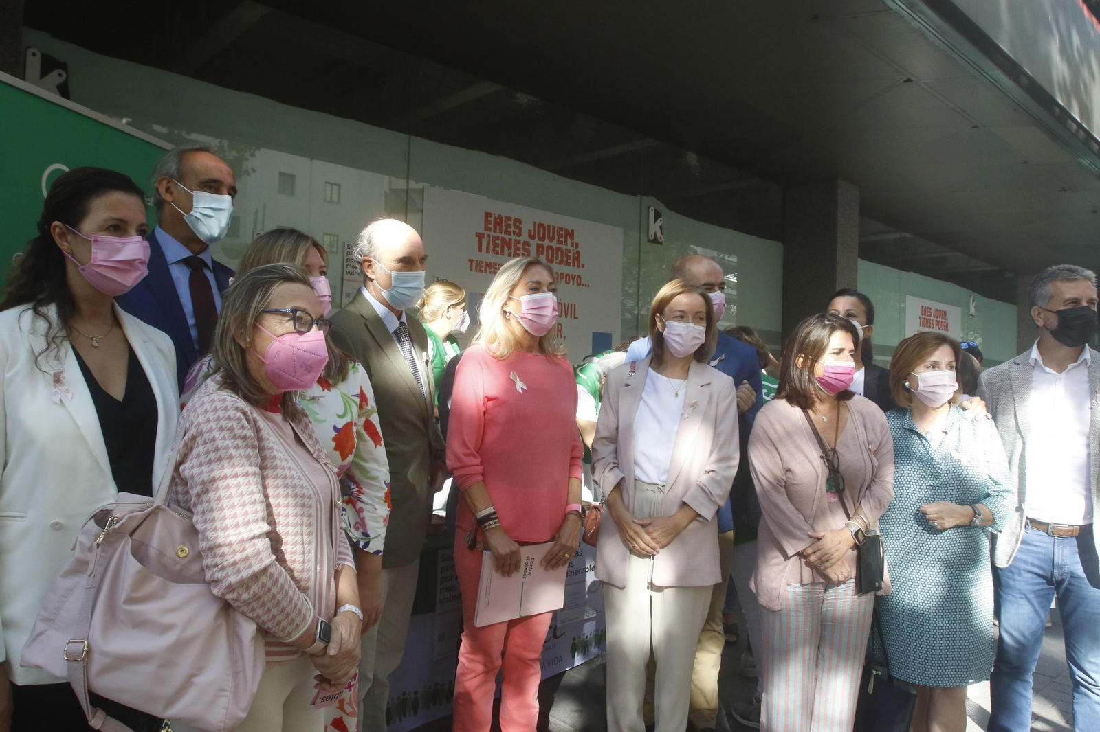 El Día Mundial de la Lucha contra el Cáncer de Mama en Córdoba, en imágenes