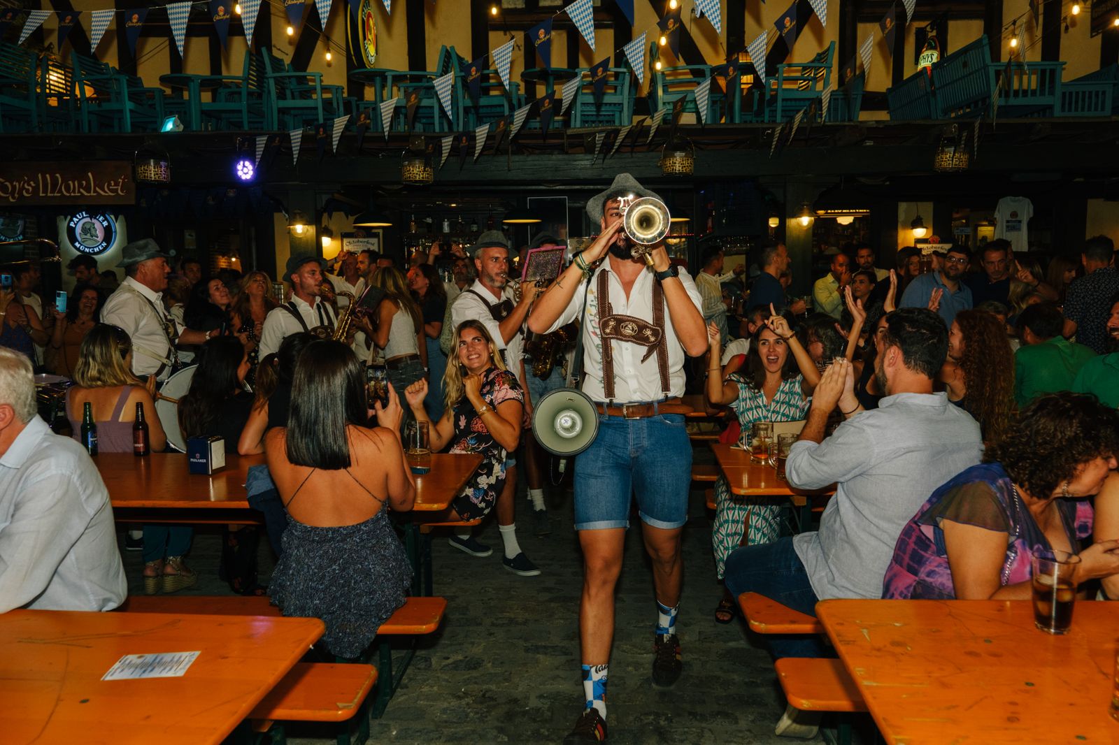 Búscate en el OktoberFest de Plaza Canterbury del viernes día 29 de septiembre