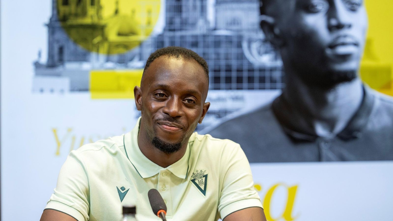 Yussi Diarra, el día de su presentación con el Cádiz.