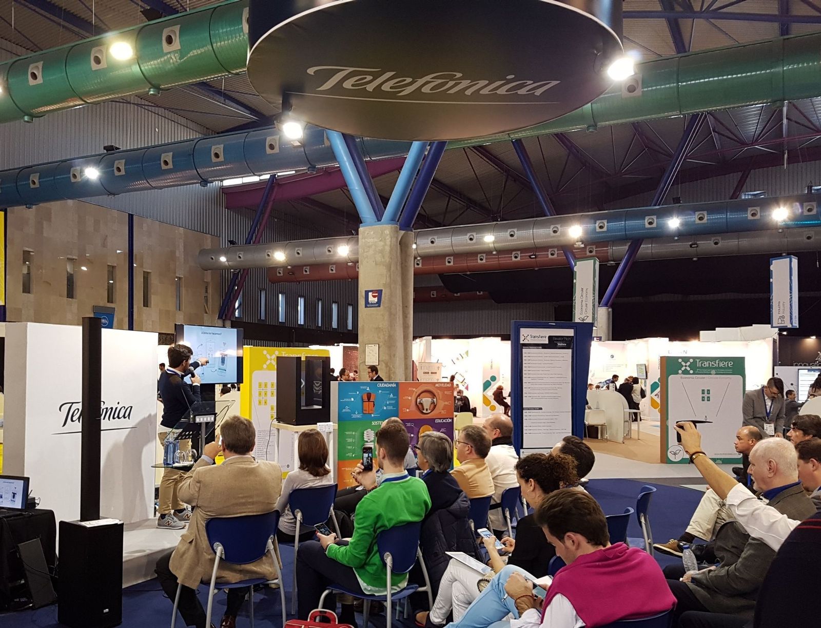 Una de las ponencias celebradas en el espacio 'Elevator Pitch' de Transfiere.