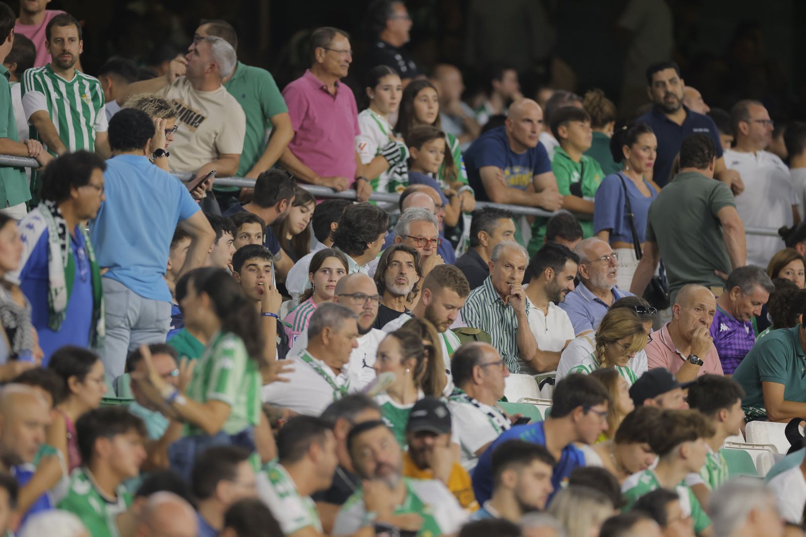 Búscate en las fotos del Betis-Valencia