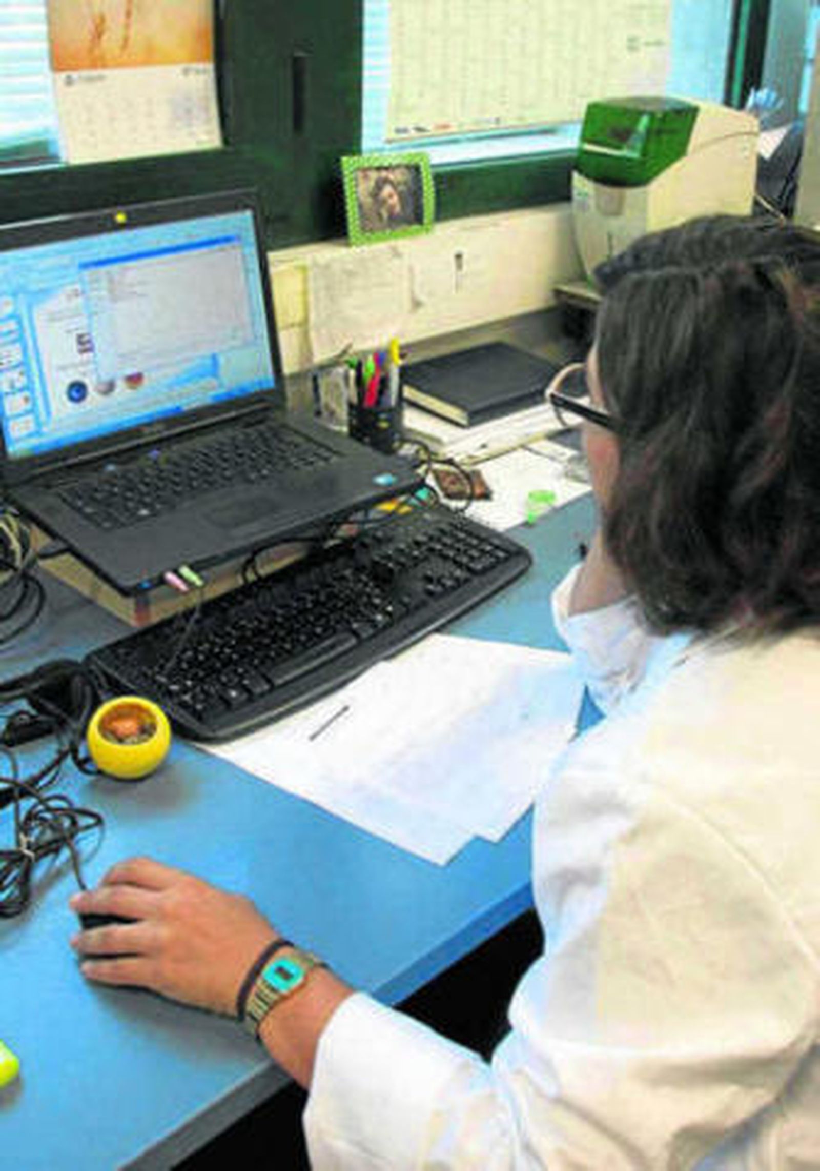 Trabajadora de una empresa de investigación.