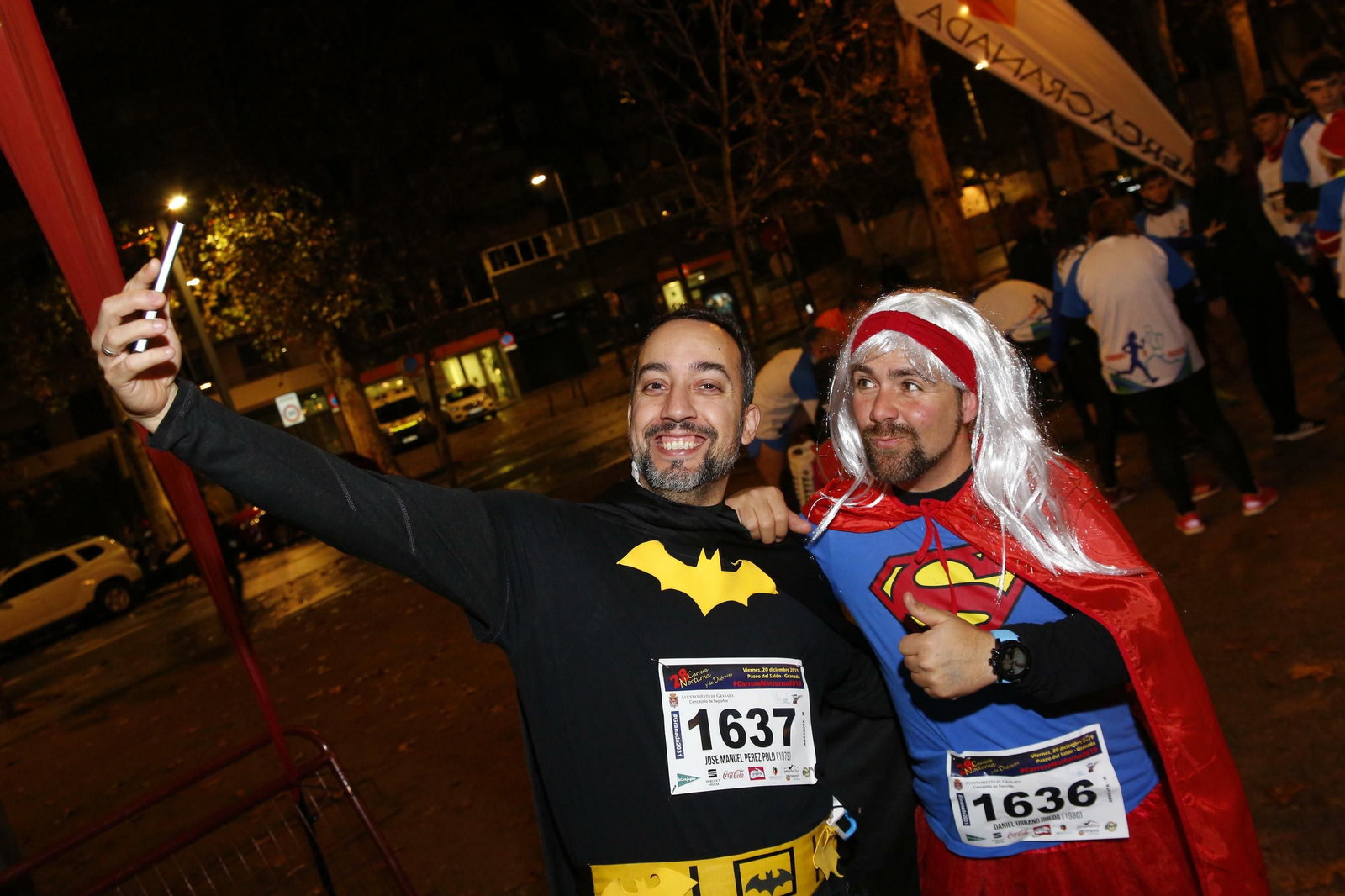 Las imágenes de los mejores disfraces en la Carrera de la Suerte de Granada