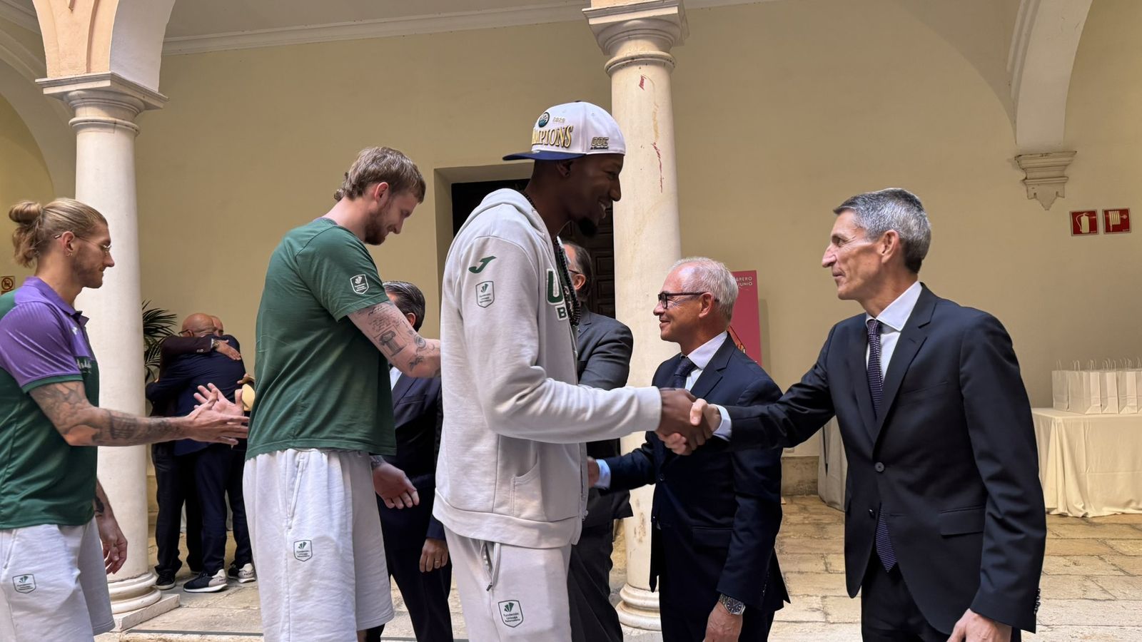 La recepción a los campeones en el Centro Cultural Unicaja